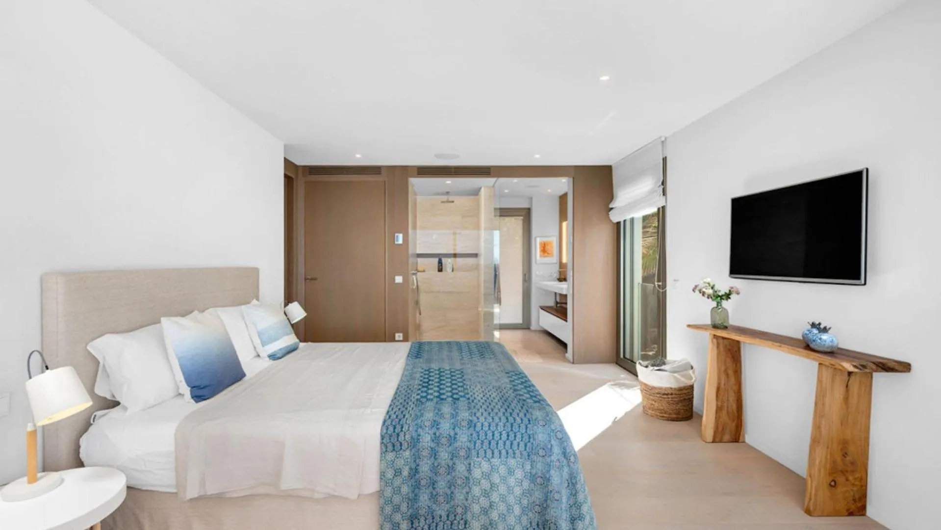 Villa Stylish Hideaway On Mallorca Coast Andratx